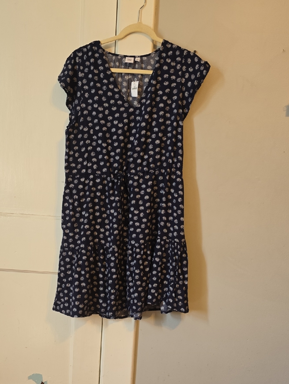 Gap navy blue dress with white Scallop Print